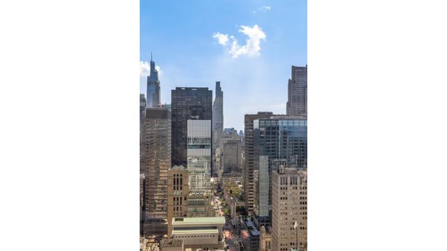 721 5th Ave Apt 47A, New York City, NY 10022