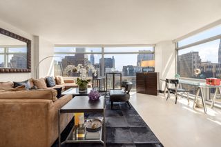 721 5th Ave Apt 47A, New York City, NY 10022
