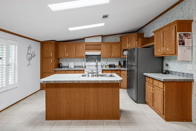 1266 Darbytown Rd, Hohenwald, TN 38462