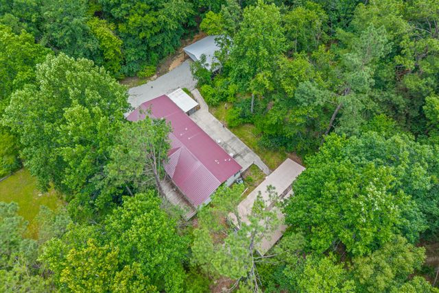 1266 Darbytown Rd, Hohenwald, TN 38462