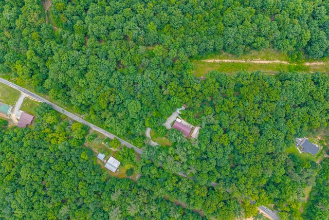 1266 Darbytown Rd, Hohenwald, TN 38462