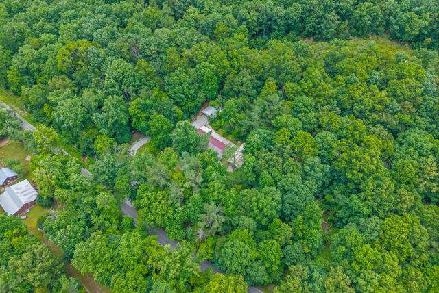 1266 Darbytown Rd, Hohenwald, TN 38462