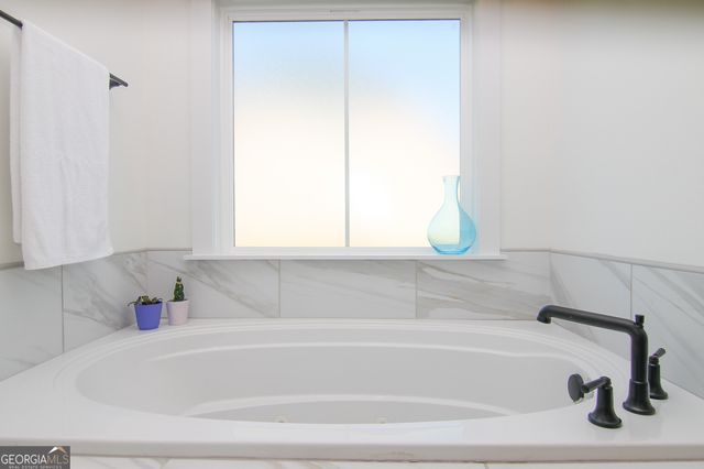 207 Old Hollow Way, Kathleen, GA 31047