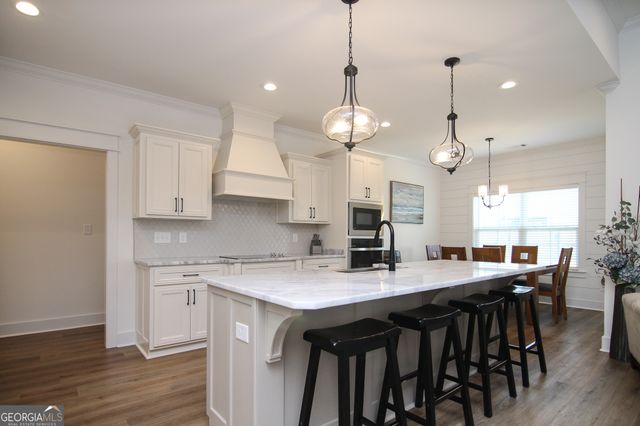 207 Old Hollow Way, Kathleen, GA 31047
