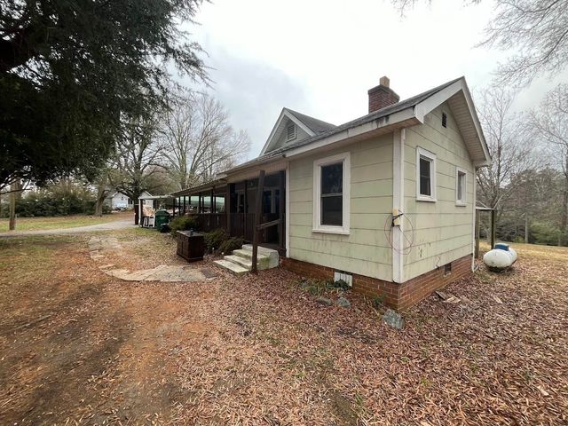 2068 Union Hwy, Gaffney, SC 29340