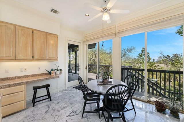 529 Buckeye TRL, West Lake Hills, TX 78746