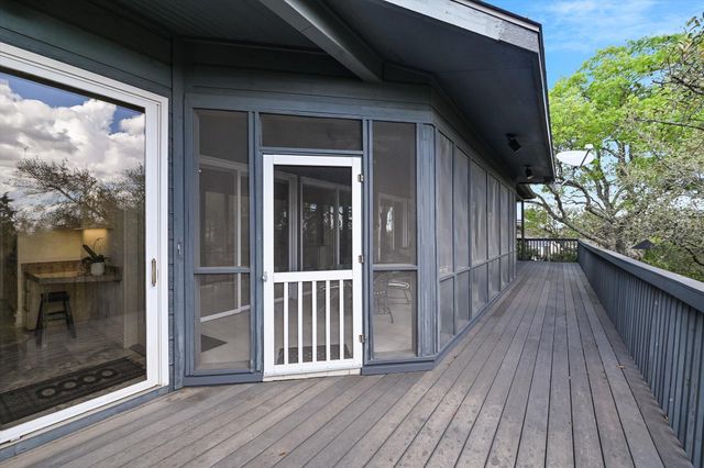 529 Buckeye TRL, West Lake Hills, TX 78746