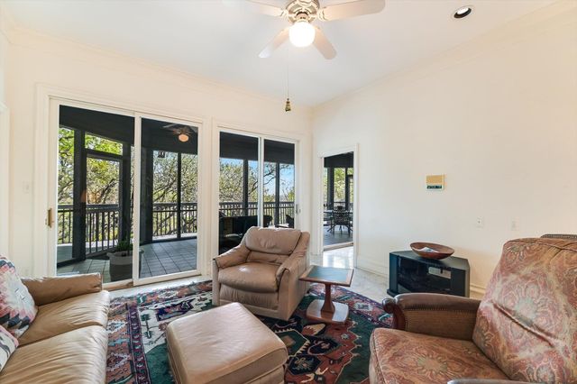 529 Buckeye TRL, West Lake Hills, TX 78746