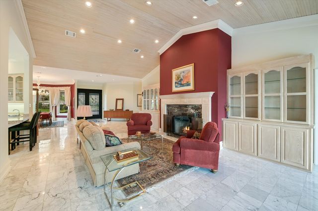 529 Buckeye TRL, West Lake Hills, TX 78746