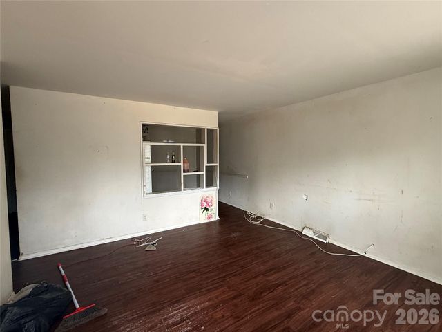 2732 Alleghany Street, Charlotte, NC 28208