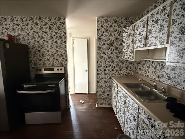 2732 Alleghany Street, Charlotte, NC 28208