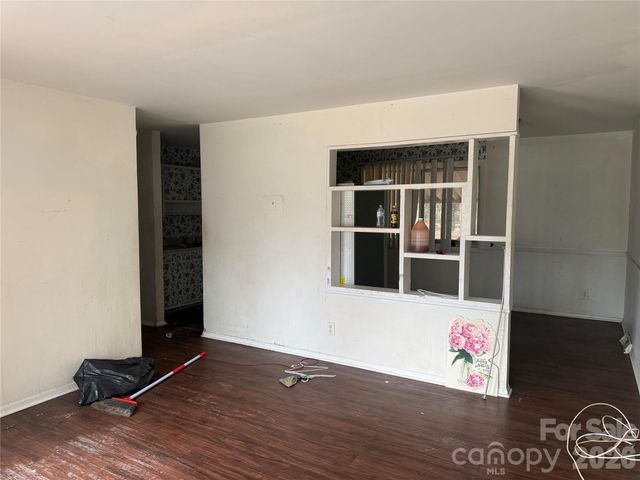 2732 Alleghany Street, Charlotte, NC 28208