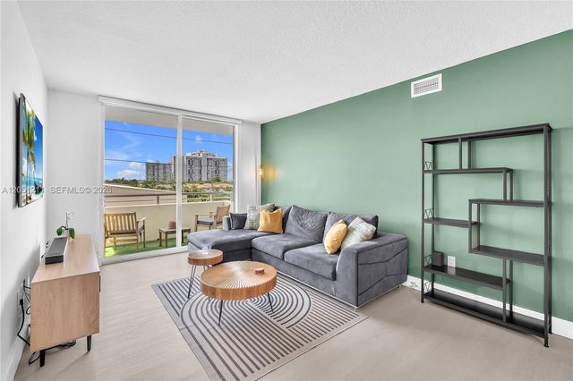 18800 NE 29th Avenue 517, Aventura, FL 33180