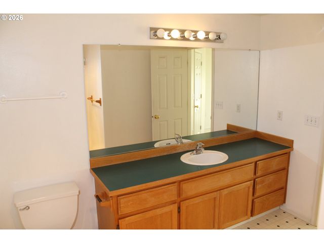2120 Nw DOUGLAS Loop, Camas, WA 98607