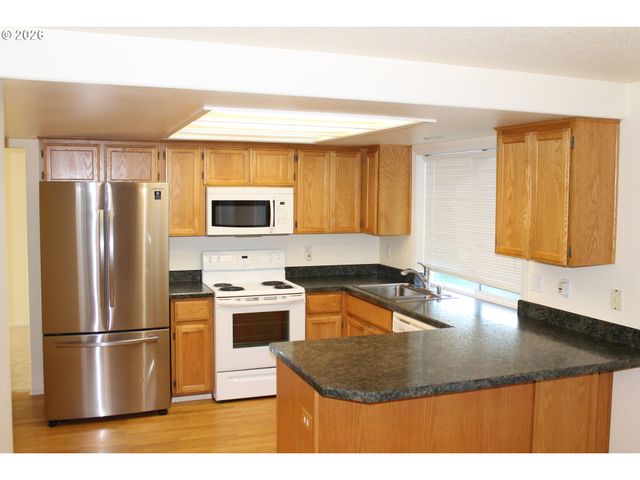 2120 Nw DOUGLAS Loop, Camas, WA 98607