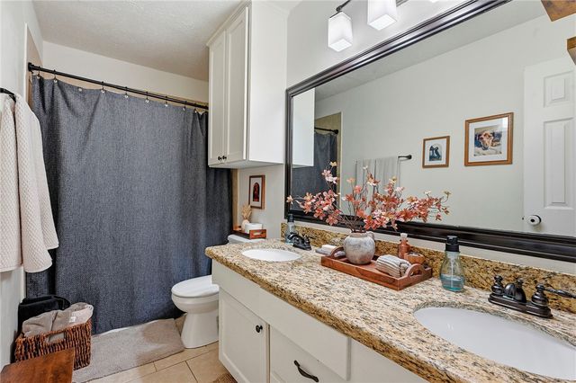 2504 Broadmoor Drive, Bryan, TX 77802