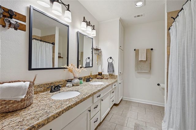 2504 Broadmoor Drive, Bryan, TX 77802