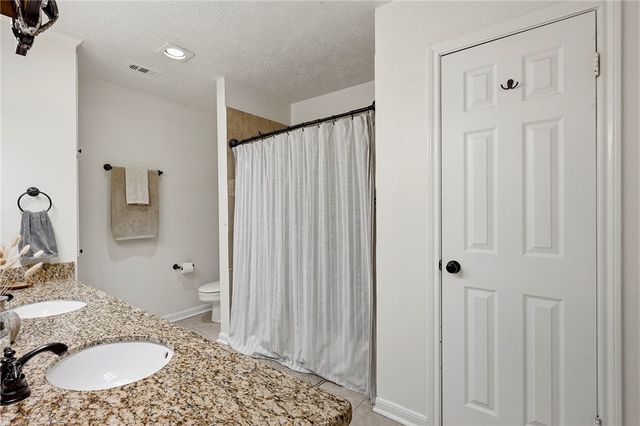2504 Broadmoor Drive, Bryan, TX 77802