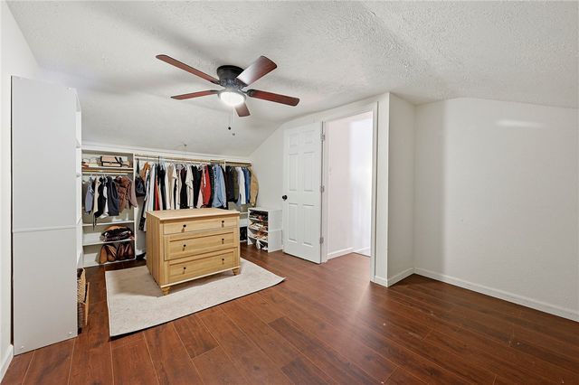 2504 Broadmoor Drive, Bryan, TX 77802