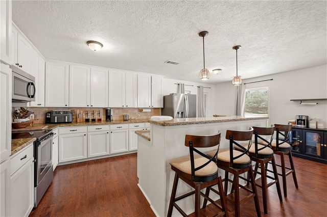 2504 Broadmoor Drive, Bryan, TX 77802