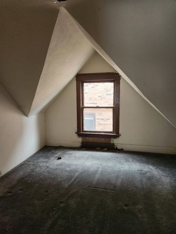 8 W 137th Place, Riverdale, IL 60827