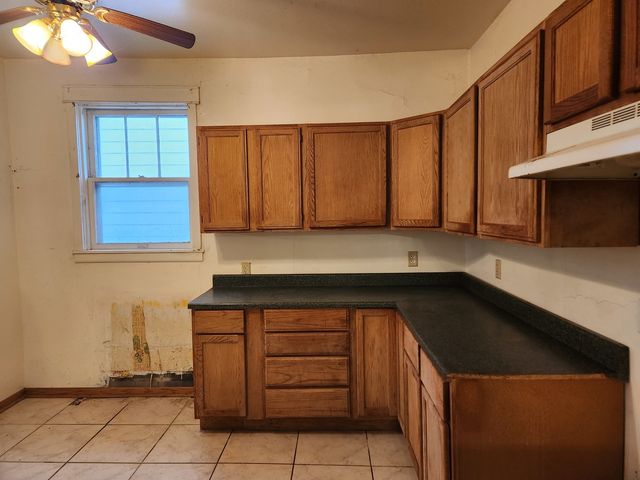 8 W 137th Place, Riverdale, IL 60827