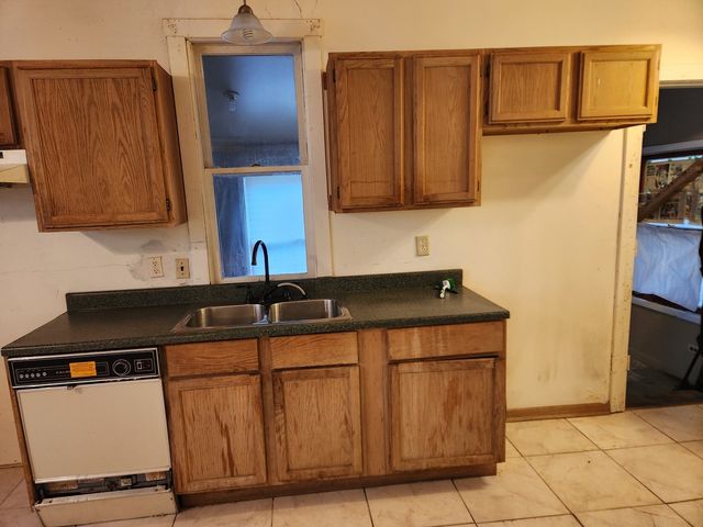 8 W 137th Place, Riverdale, IL 60827