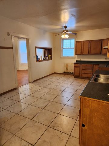 8 W 137th Place, Riverdale, IL 60827