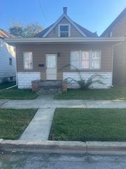 8 W 137th Place, Riverdale, IL 60827