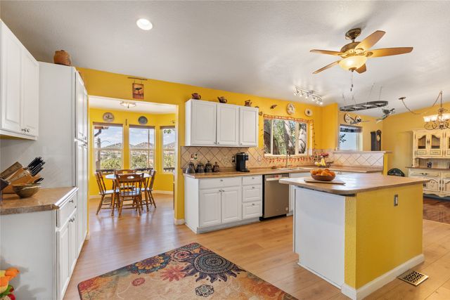 12 Apache Ridge Road, Santa Fe, NM 87505