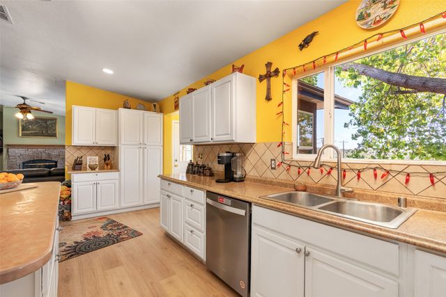 12 Apache Ridge Road, Santa Fe, NM 87505