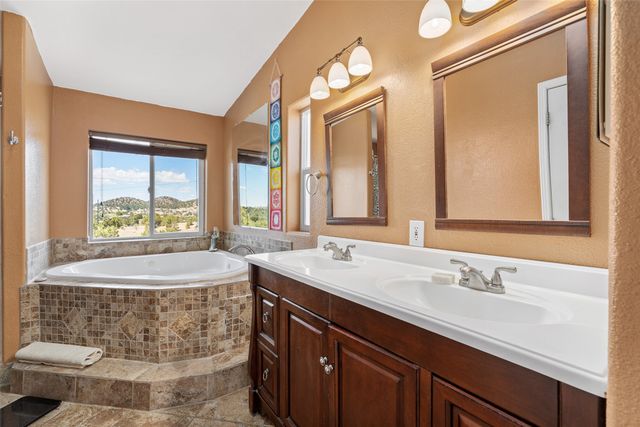 12 Apache Ridge Road, Santa Fe, NM 87505