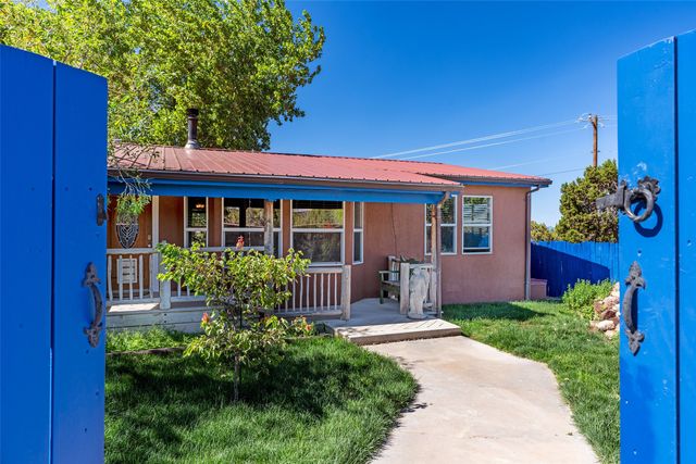 12 Apache Ridge Road, Santa Fe, NM 87505
