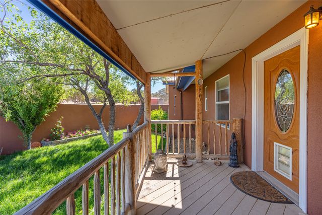 12 Apache Ridge Road, Santa Fe, NM 87505