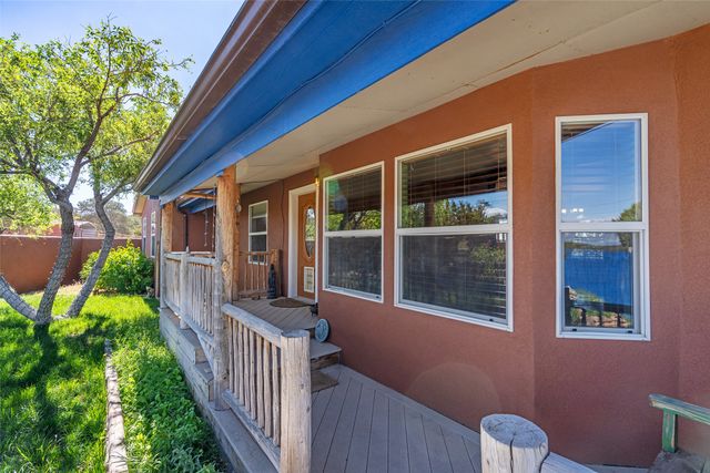 12 Apache Ridge Road, Santa Fe, NM 87505