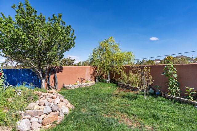 12 Apache Ridge Road, Santa Fe, NM 87505