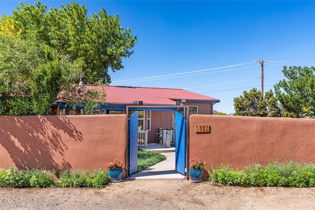12 Apache Ridge Road, Santa Fe, NM 87505