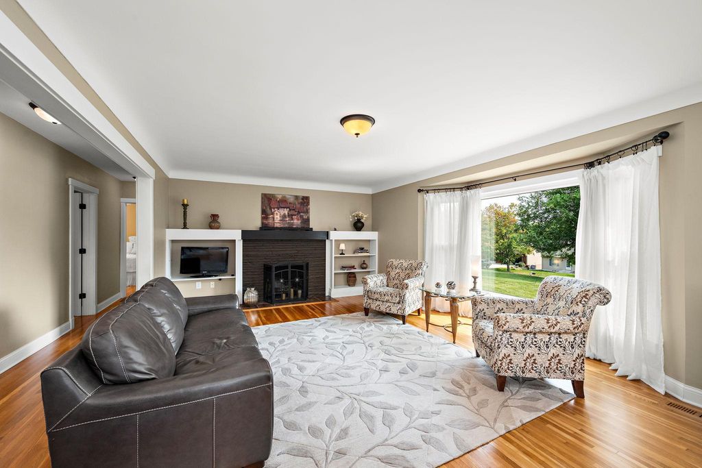 2005 Kenwood Drive W, Maplewood, MN 55117 — photo 4