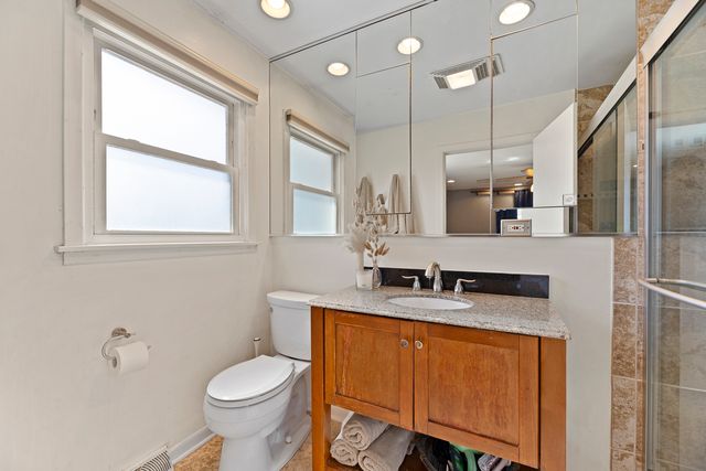 31 Mulberry East Road, Deerfield, IL 60015