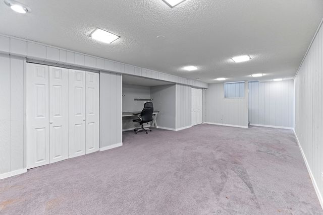 31 Mulberry East Road, Deerfield, IL 60015