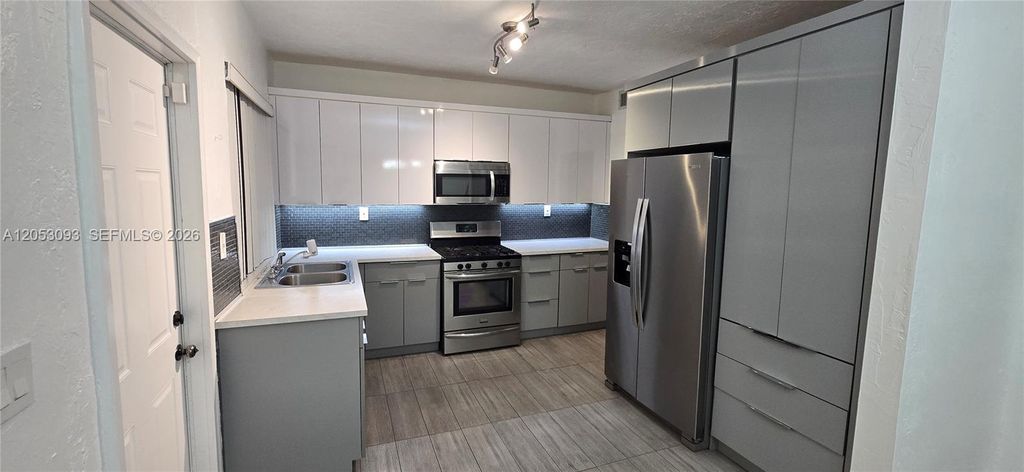 455 NE 131st St 1, North Miami, FL 33161