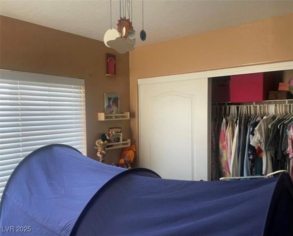 10425 Scotch Elm Avenue, Las Vegas, NV 89166