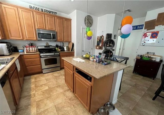 10425 Scotch Elm Avenue, Las Vegas, NV 89166