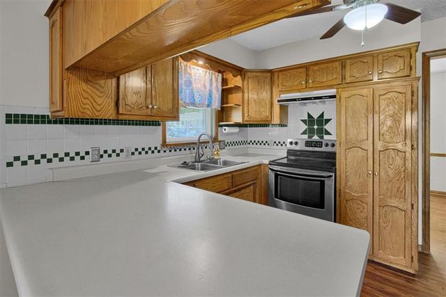 2006 Joy Street, Excelsior Springs, MO 64024