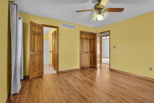 2006 Joy Street, Excelsior Springs, MO 64024
