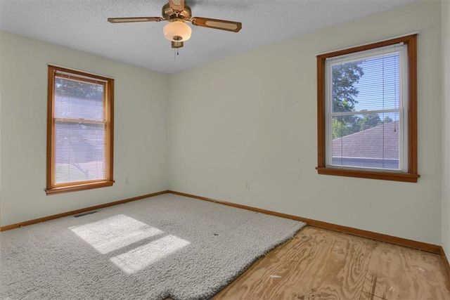 2006 Joy Street, Excelsior Springs, MO 64024