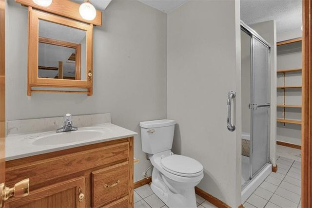 2006 Joy Street, Excelsior Springs, MO 64024
