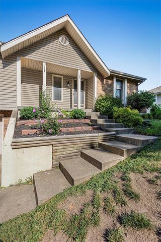 2006 Joy Street, Excelsior Springs, MO 64024