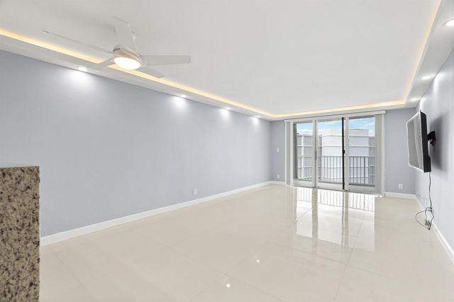 3580 S Ocean Boulevard 8b, South Palm Beach, FL 33480