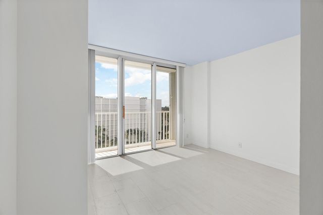 3580 S Ocean Boulevard 8b, South Palm Beach, FL 33480